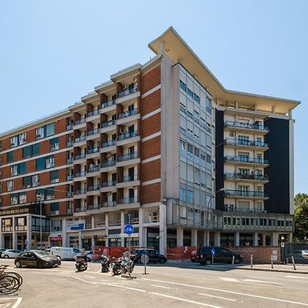 Studio 24 - Holiday & Business Apartment Болоня Екстериор снимка