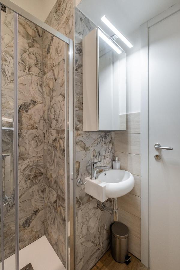 Studio 24 - Holiday & Business Apartment Болоня Екстериор снимка