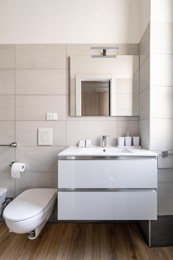 Studio 24 - Holiday & Business Apartment Болоня Екстериор снимка